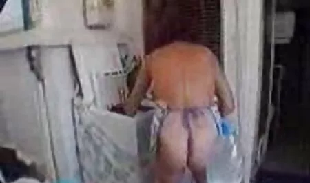 Hai nóng tính say đắm trong bồn tắm nóng. Cô gái diễn viên jav nhật bản ngọt ngào, chơi và ngủ với một dày rung