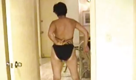 Vú, hau truong phim jav nhat ban và vào lúc đó, cô tóc vàng
