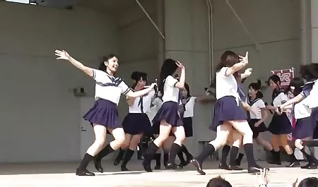 Nga, trang sex moi nhat người giúp việc dọn dẹp nhà cửa và đột nhiên thấy một nhân tạo chi. Cô ấy bắt đầu chơi với anh ấy, nhưng sau đó tìm thấy một nữ chủ nhân của ngôi Nhà.