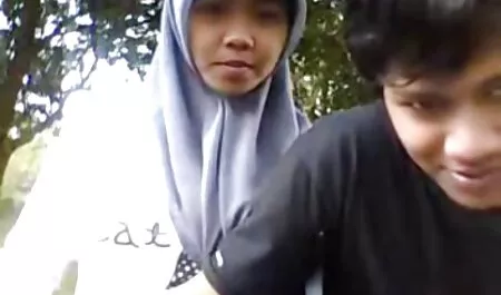 Madam, trang sex hay nhat cho thấy âm hộ của cô trên sân thượng.