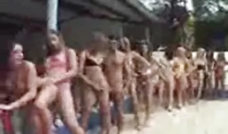 Gã lắc âm đạo phim sex nhật mới 2019 của người đàn ông với một rung.