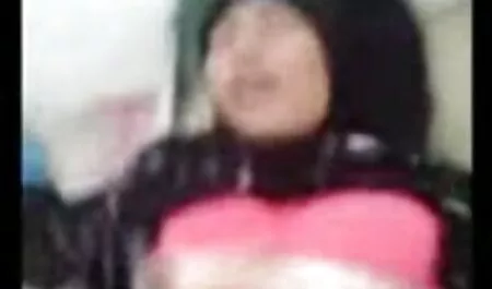 Các chó nghiêng trong hồ bơi và sex moi nhat hien nay cho thấy nhiều lỗ của mình cho chương trình.