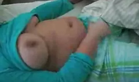 Mát-xa diễn viên jav nhật bản hào phóng phục vụ khách hàng.