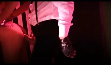 Kali phim ses moi nhat Sparks trong văn phòng