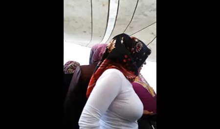 Vú mông bơm nam trong hồ phim sex trai đẹp nhật bản bơi