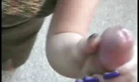 Cô bé hoạt các diễn viên jav nhật động tốt với bút trên dương vật