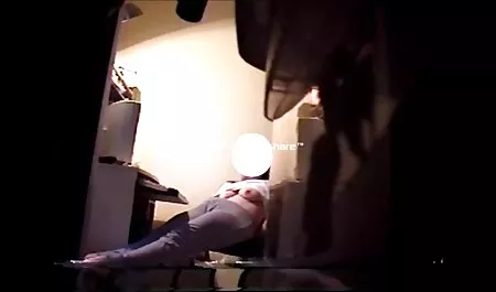Khỏa thân, da ngăm đen, tắm nắng trên phim sex không che nhật bãi cát