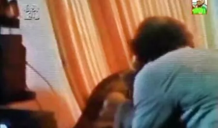 Chuyên mát-xa phim lesbian nhật bản làm việc chuyên nghiệp với bút.