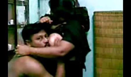 Sau một nụ hôn với một anh chàng đẹp trai, cô đã một mình với top diễn viên jav đẹp nhất anh ta.