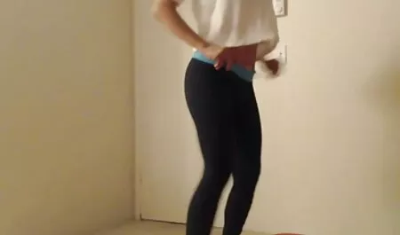 Hai gopnik otbebali cô gái phim sex nhat ban ko che trên một cái ghế dài, trong những công viên thành phố